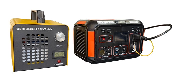 （左）オゾン発生器 （右）ポータブル電源